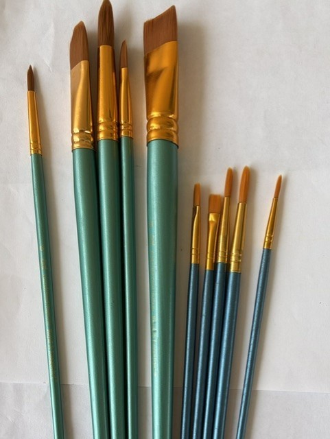 302–10 Royal & Langnickel Assorted Artist Paint Brushes Assorted Shapes & Sizes