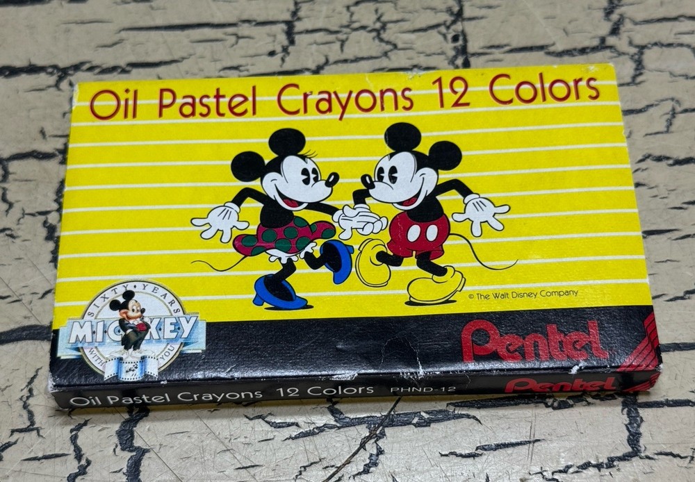 VTG Pentel Oil Pastel Crayon Set 12 Colors 60 Years Mickey Mouse NOS Unopened