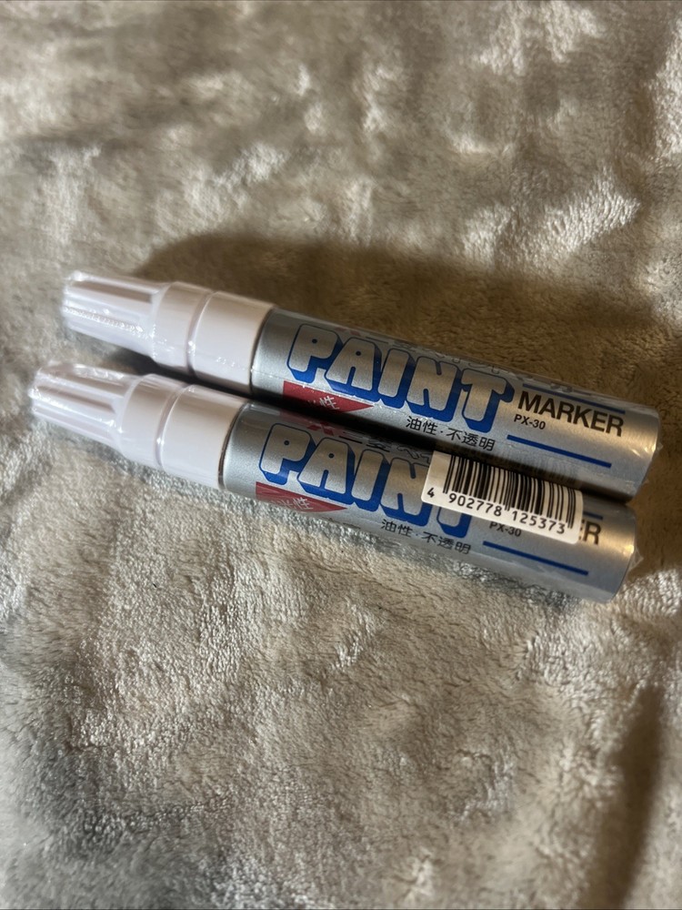 2 Silver PX-30 Markers