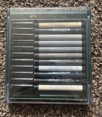 Faber-castell Pitt Artist Pen mixes 2 different boxes