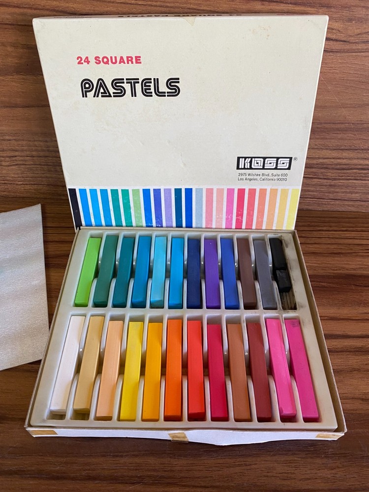 VTG KOSS 24 SQUARE PASTELS KOREA Art Supplies ONLY BLACK USED