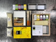 All-Inclusive Encaustic Paint Starter Kit – 14 Professional Pieces for Artists