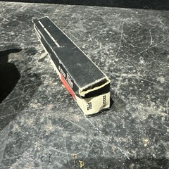 vintage box of Rowney Willow Charcoal sticks Ref D4