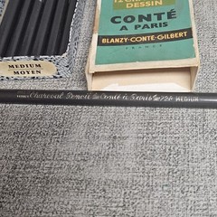 8 Vintage Conté à Paris Medium Fusain Charcoal Drawing Pencils 728 – New Unused