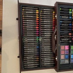 142-piece wooden multimedia art set