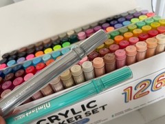 Languo x Qimiart Acrylic Marker 126 Color Set