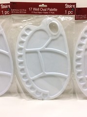 3 – Studio 71 Artist S71302 17 Well Palette Oval with thumb Hole White
