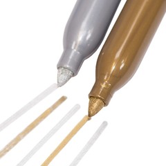 Set of 2 Sharpie Brand Marker Pens – 1 x Gold & 1 x Silver – Fine Point Metallic