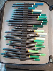 Black Widow Colored Pencils Complete Set 180 In Zip Case