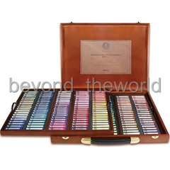 Mungyo Gallery MPA-200W Artist’s Extra Fine Soft Pastels Wood Box 200 Colors
