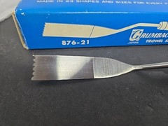 Grumbacher 876-10 & 876-21 Trowel Shape Painting Knifes