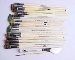 Bob Ross Paintbrush Lot of 20 and 1 Painting Knife – See All Pics