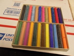 NIB💥VTG: Binney & Smith Assorted Colors Chalk 24 Piece Set #404 One Broken