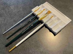Painter’s Smooth paint brush rest with drip pan