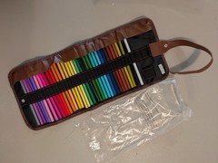 32-piece Colored Pencil Set in a Rollup Case- new