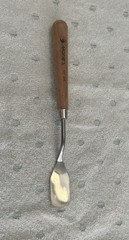 Small S/S 4-1/4″ Spatula w/ Wood Handle