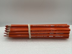 (20 COUNT) BRIGHT ORANGE RED 133 – Shuttle Art Colored Pencils
