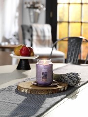 Yankee Candle Dried Lavender & Oak​ Scented 22 oz Single-Wick, MEDIUM PURPLE