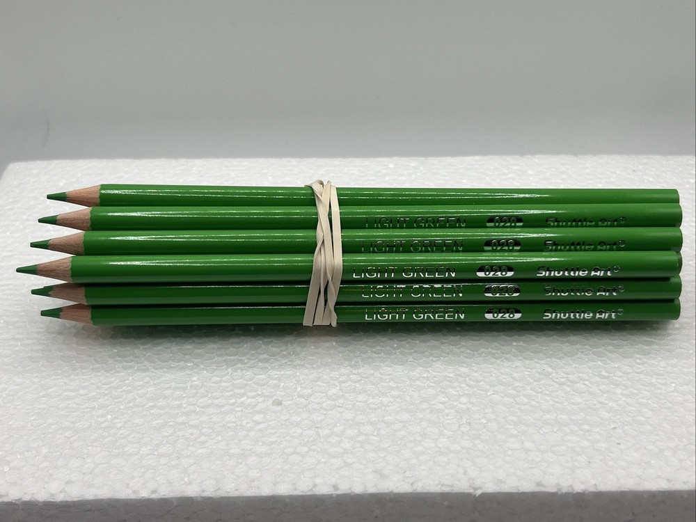 (20 COUNT) LIGHT GREEN 028 – Shuttle Art Colored Pencils