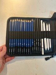 Artownlar Sketching Set Drawing Kit, Professional 40 Pieces Sketch Supplies NEW