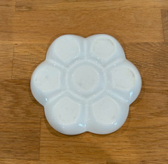 Meeden 7-Well Flower Porcelain Paint Palette 5 inch