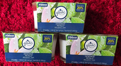 6 Glade 1-Wick Scented Candles Dewdrop Petals Scented With 20% More Wax, 24.48oz