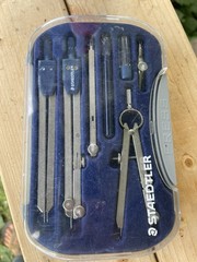 Staedtler Compass Set – 7 Pieces with Plastic Storage Case (559 09)