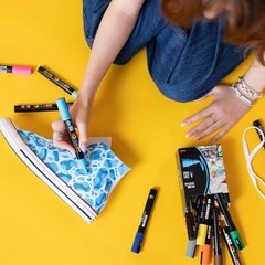 Professional-Grade 8 Metallic Marker Set with Reversible Tips – Multicolor