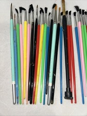 liquitex acrylic paint lot Of 7-2oz Tubes 1-4oz Tube And 30 Brushes Ready To Use