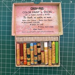 Sakura Cray-Pas Vintage 12 Oil Pastels In Box – Oil Colors In Stick Form – Japan