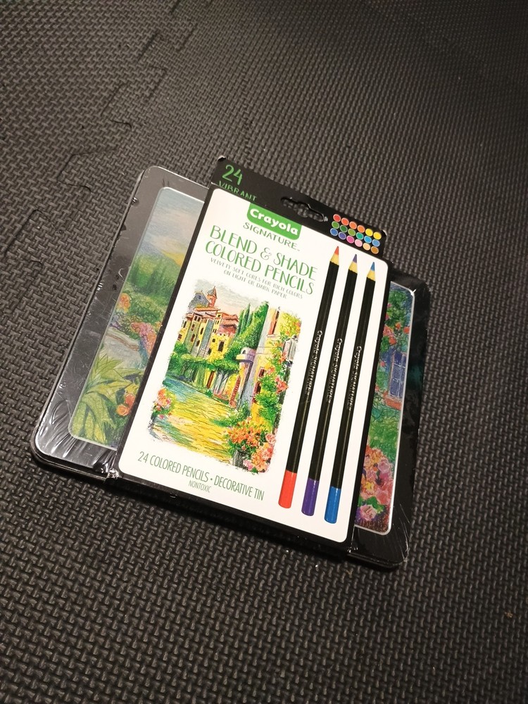 Crayola Signature Blend & Shade Colored Pencils 24ct with Decorative Tin