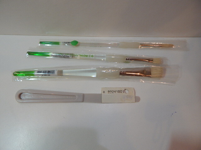 Brushes, ROYAL, Soft-Grip Green handle (3 brush set #8) w pallet knife