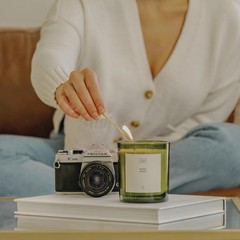 Craft & Kin 12oz Amber Moss Candle for Home | Premium Green Spring