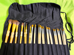 Mixed Lot of 29 Artist Painter Paint Brushes Set New and Used with Cases