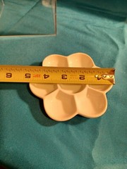 Yasutomo Porcelain 6-Well Floral Palette Dish, 5 inch Diameter, White (WCW213)