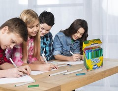 Crayola Super Tips Marker Set for Kids 100ct, Broad Tip Fine Point Washable