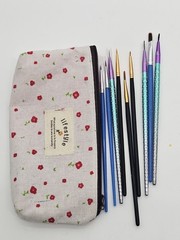 Royal Mythos Brush With LIFESTYLE Pouch