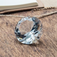 For Crystal, 80mm (3.1″) Clear Diamond Paper Weight Artificial Green