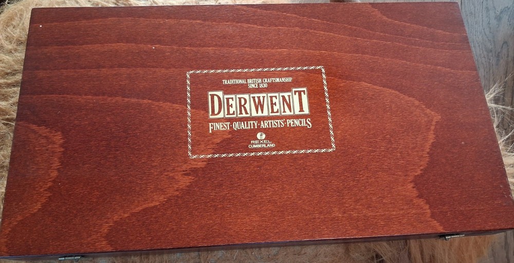 Derwent Artists Pencils Set of 72 Wood Box
