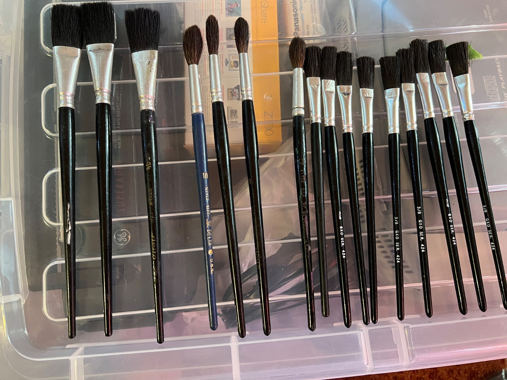 16. pc Vintage Delta AND GXO Paint Brushes- 3/4 AND 3/8 and 10