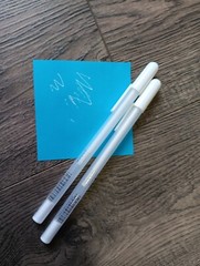 Chenyu 2 White Gel Pens write In white! Good Quality
