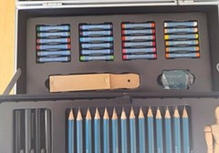 Drawing Dessin Art Set Artist’s Loft Metal Case 126 Piece Brand New Sealed