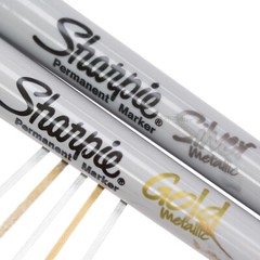 Set of 2 Sharpie Brand Marker Pens – 1 x Gold & 1 x Silver – Fine Point Metallic