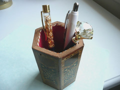 BROWN WODDEN KHATAM KARI PERSIAN PENCIL HOLDER in 6 SIDES HEXAGON SHAPE BOX