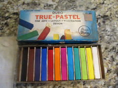 DURO TRUE PASTEL SQUARE DRAWING STICKS + ORIGINAL BOX & INSERTS 12 COLORS