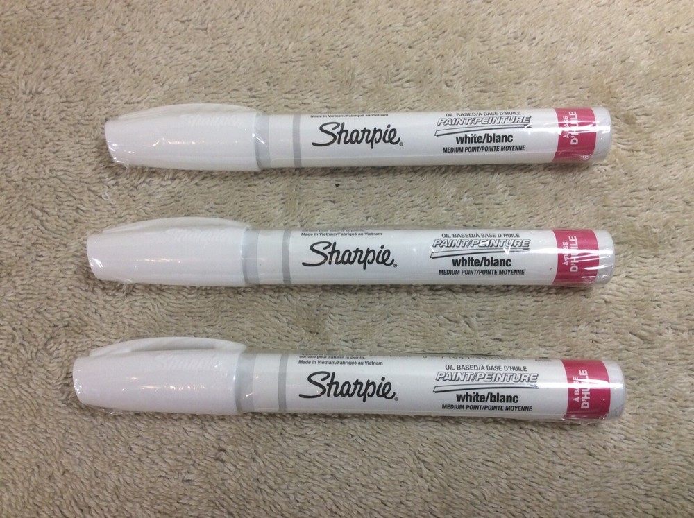 Sharpie Paint Pen Oil Based White Medium Point Lot of 3 Brand New