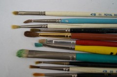 LOT (50) Brushes Ovaliry Mostly Royal USA Mixed Sizes Brushes Are Great F151