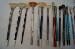 LOT (50) Brushes Ovaliry Mostly Royal USA Mixed Sizes Brushes Are Great F151