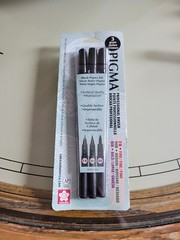 NEW/Sealed Sakura Pigma Professional Brush Pen Set, Black (Fine, Medium, Bold)