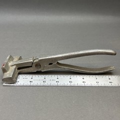Vtg GRUMBACHER #853 Chrome Plated Canvas Stretching Painter Pliers Tool